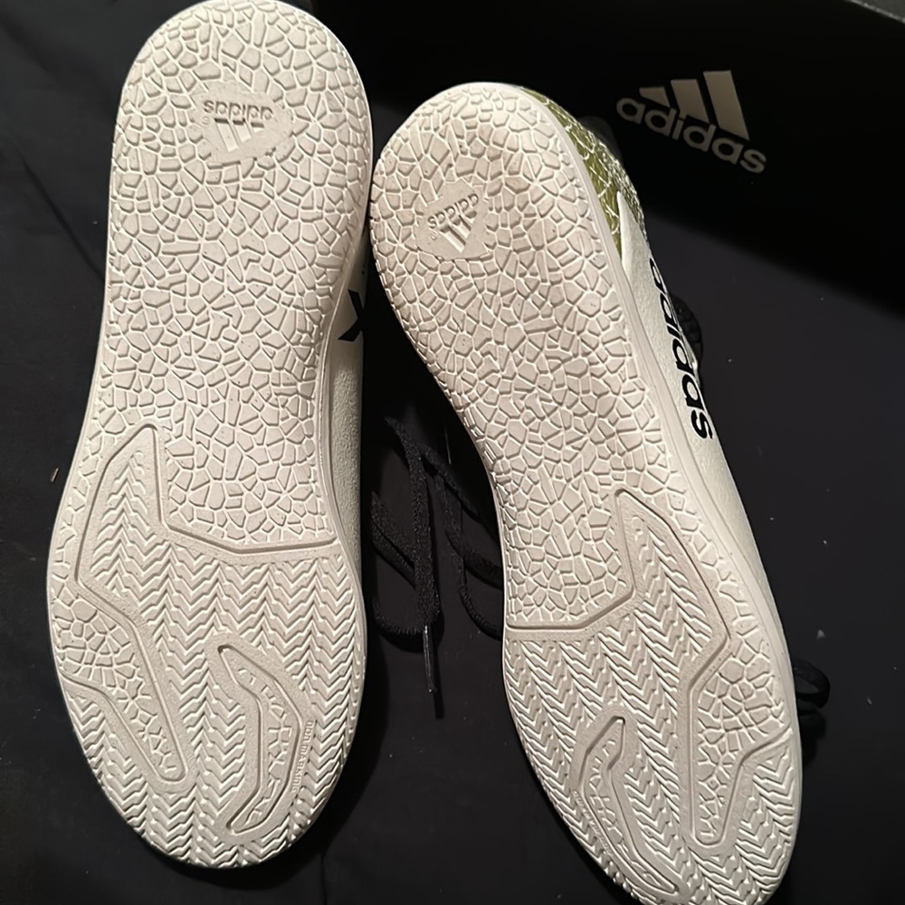 Adidas soccer shoes - Picture 7 of 8